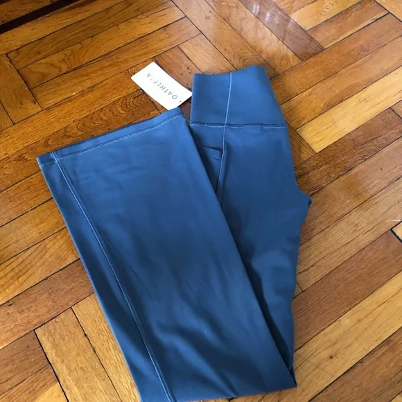 ATHLETA Salutation Stash Flare Pant - Picture 5 of 7